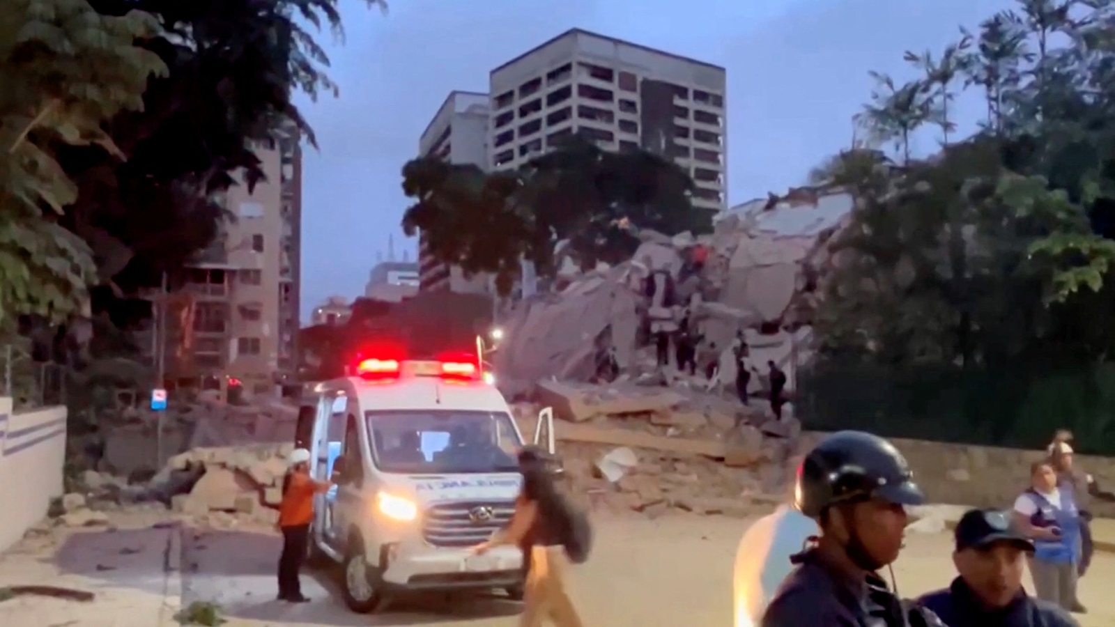 Venezuela earthquake videos: Buildings collapse in Caracas, ground shakes at baseball game; watch