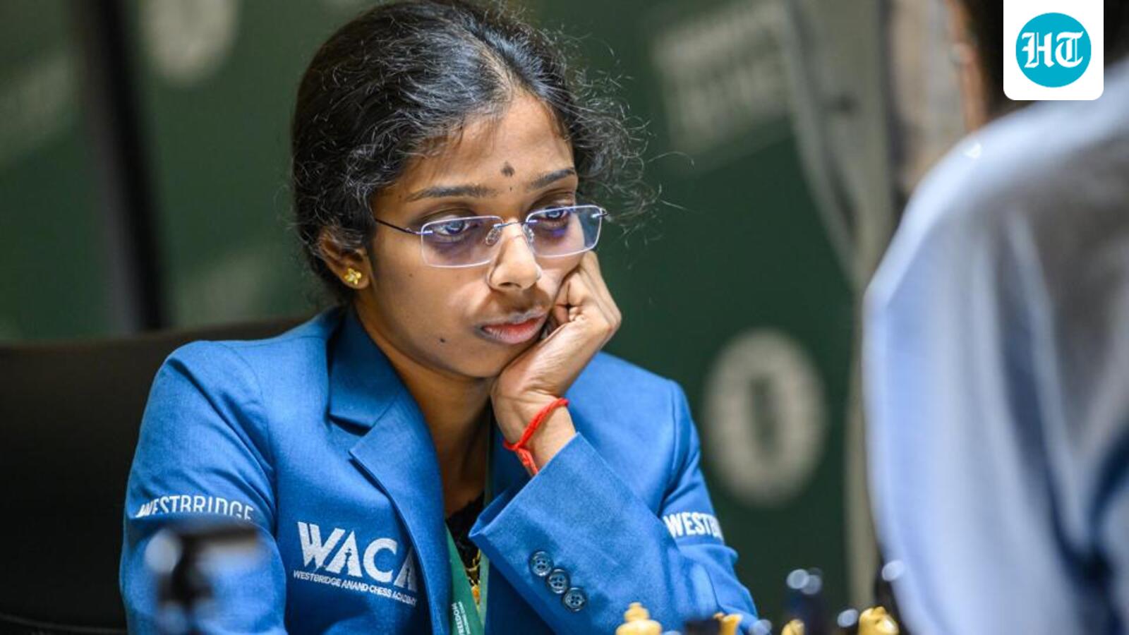 Vaishali takes sole lead, Pragg loses again