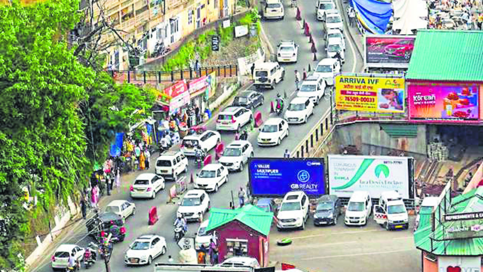 Shimla-Kalka NH clogged with traffic jams as tourists flock to hill stations