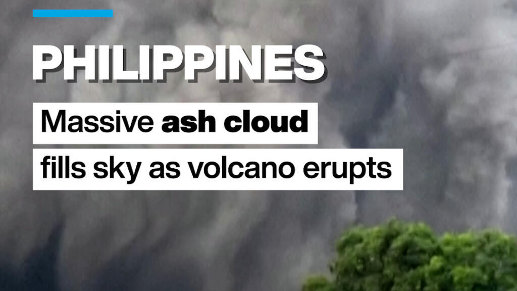 Philippines: Massive ash cloud fills sky as volcano erupts