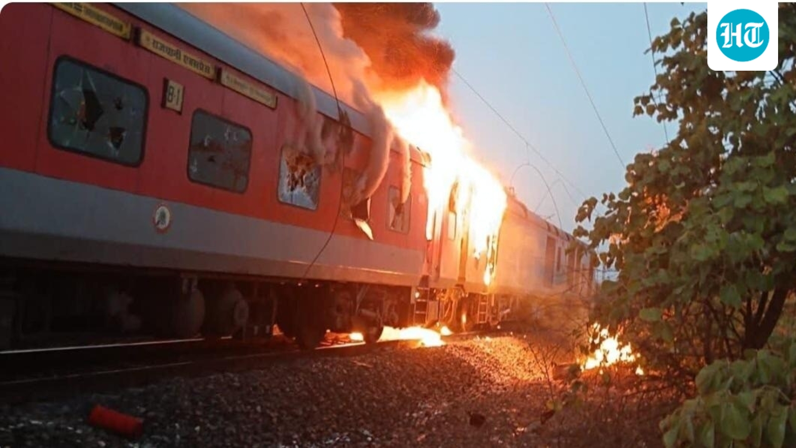 Fire breaks out in Thiruvananthapuram-Delhi Rajdhani Express, 2 coaches detached