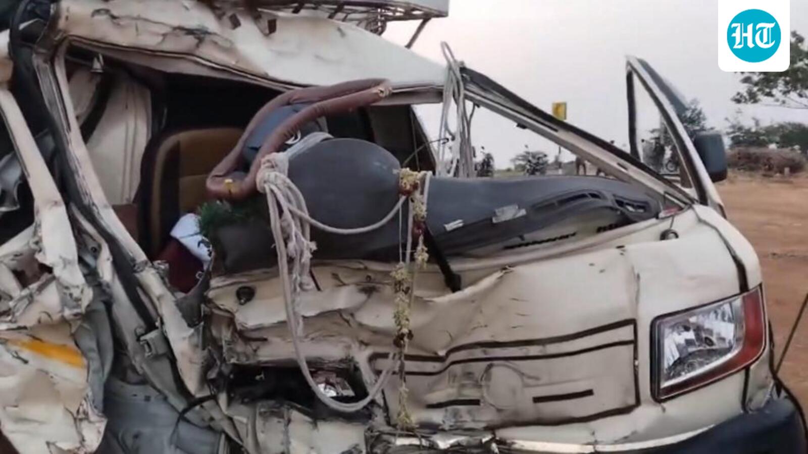 SUV collides with truck in Andhra’s Kurnool; 8 dead, 13 injured