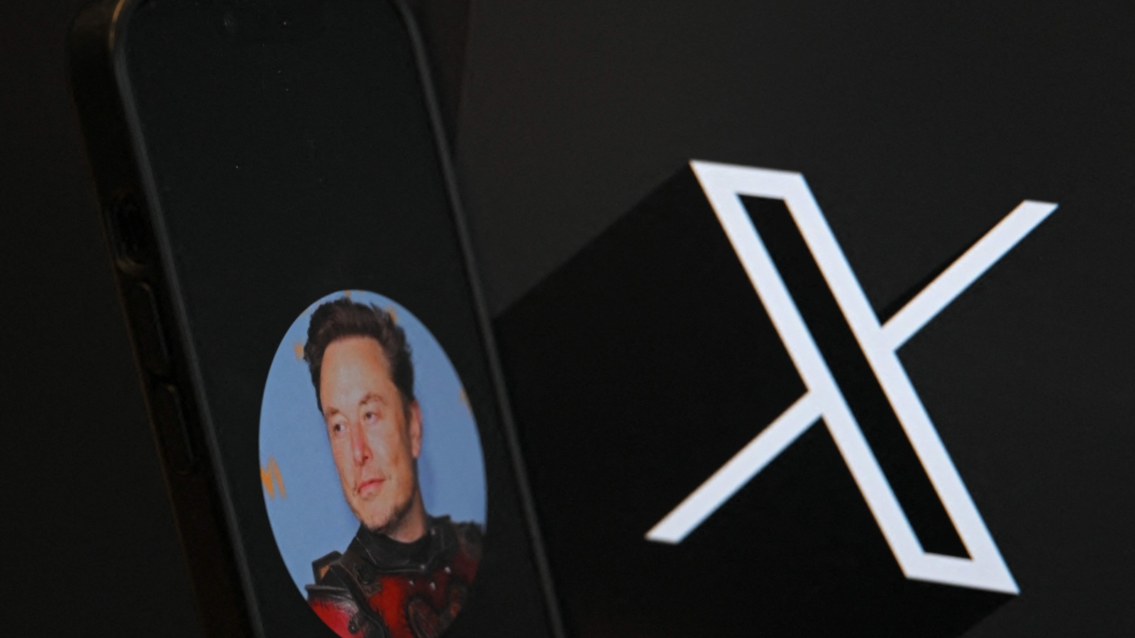 X down for thousands of users worldwide, second time this week