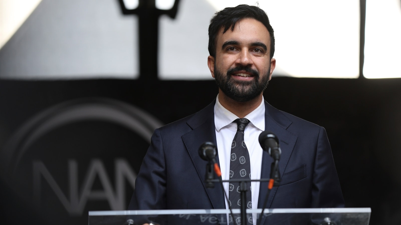 Zohran Mamdani faces wrath of angry protestor at Foley Square in NYC Park, blasted as ‘anti-Semite’ | Watch