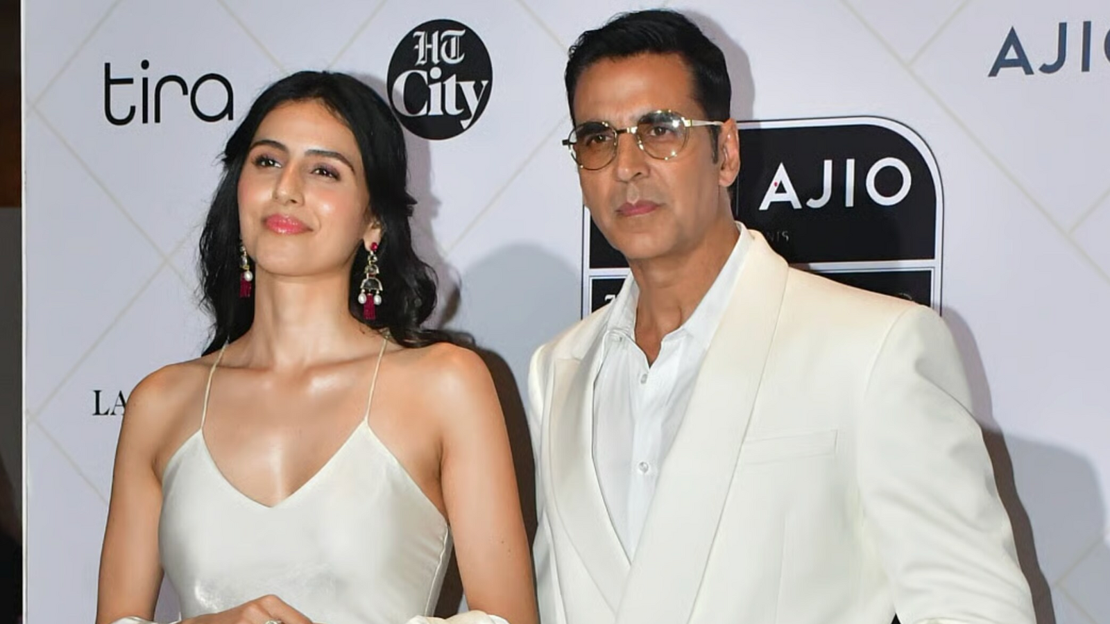 ‘My little Simi’s not so little anymore…’: Akshay Kumar, Twinkle gush over niece Simar Bhatia's debut in Ikkis trailer