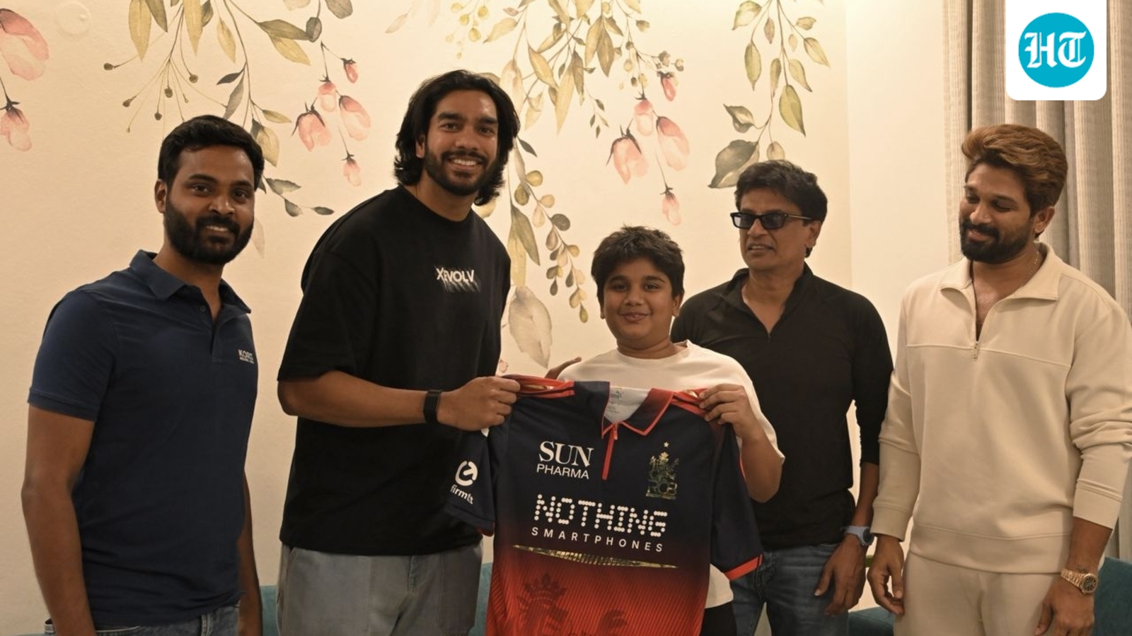 Venkatesh Iyer meets Pushpa star Allu Arjun, gifts signed jersey to actor's son Allu Ayaan. See pics