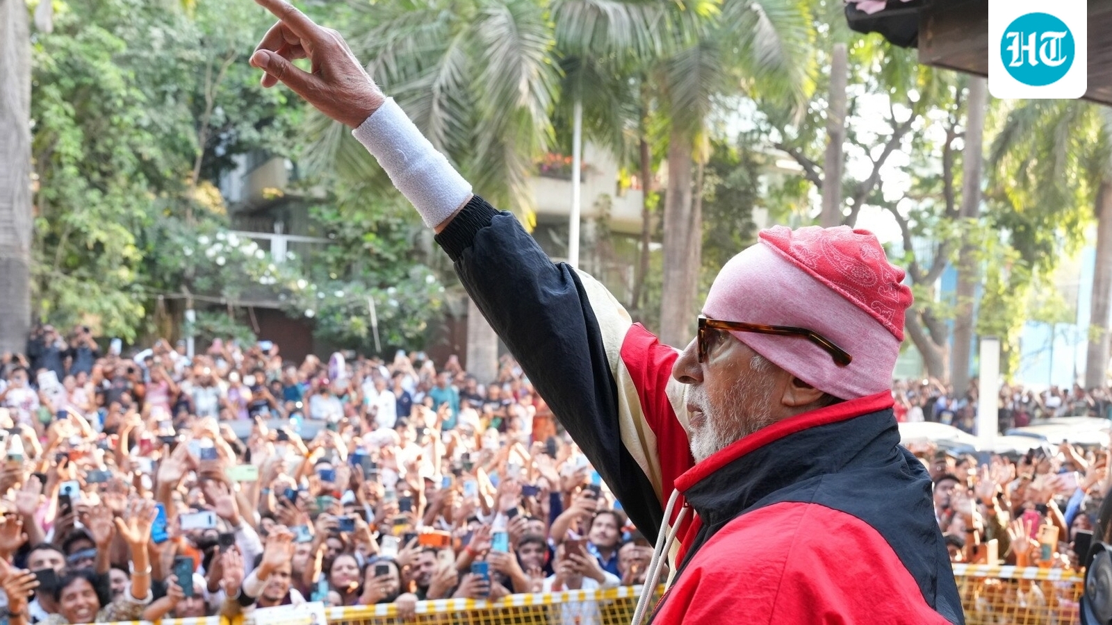 Amitabh Bachchan fan faints, falls on road outside Jalsa after waiting hours to see actor. Watch