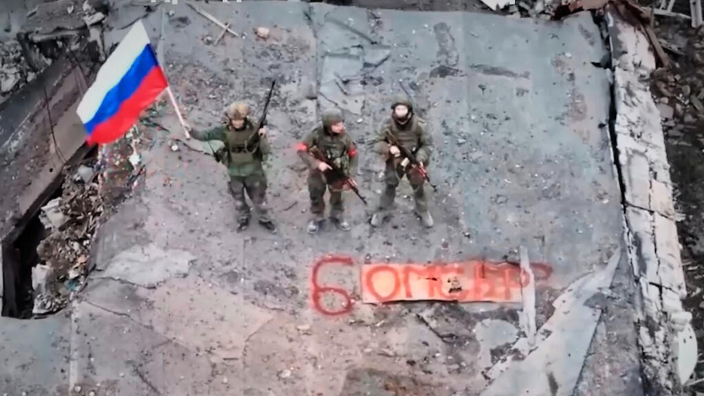 Live: Ukrainian army loses eastern town of Siversk, three killed by blast in Moscow