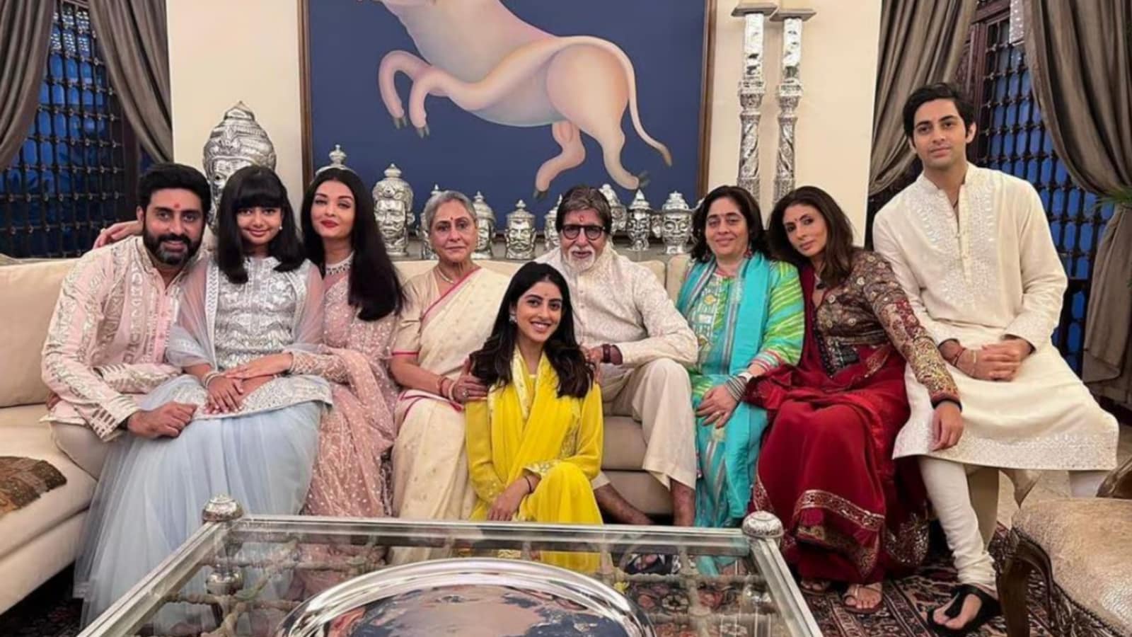 ‘I’m grateful to Jaya’: Amitabh Bachchan credits wife Jaya Bachchan for giving up her career to raise their kids