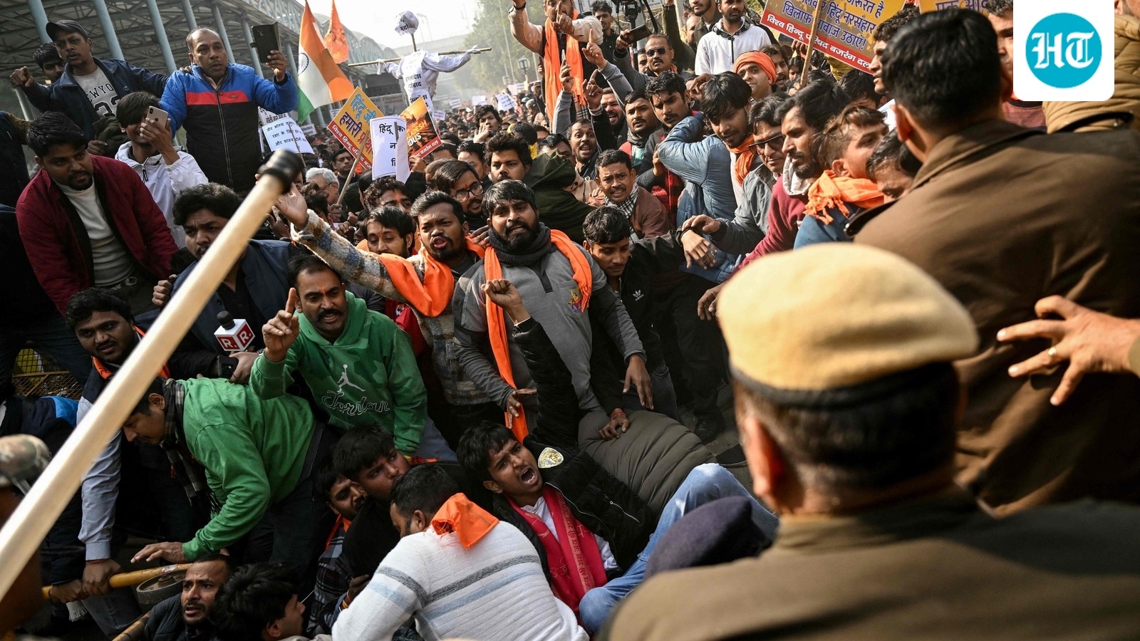 'Hindus being killed there': Protester breaks down amid agitation at Bangladeshi mission in Delhi