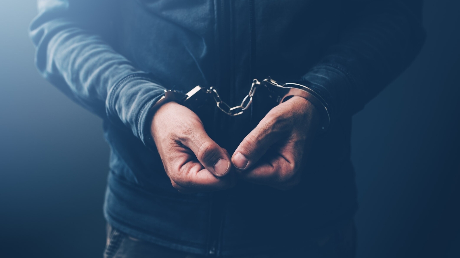 Man in Bengaluru kills co-worker with a dumbbell after dispute over light switch