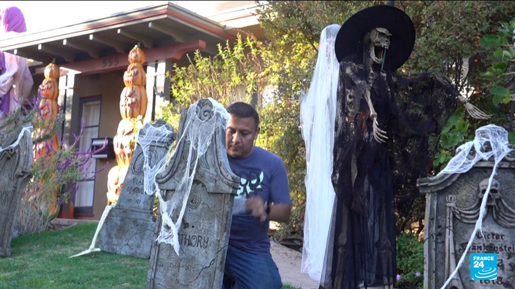 Halloween celebrations underway in the US and UK