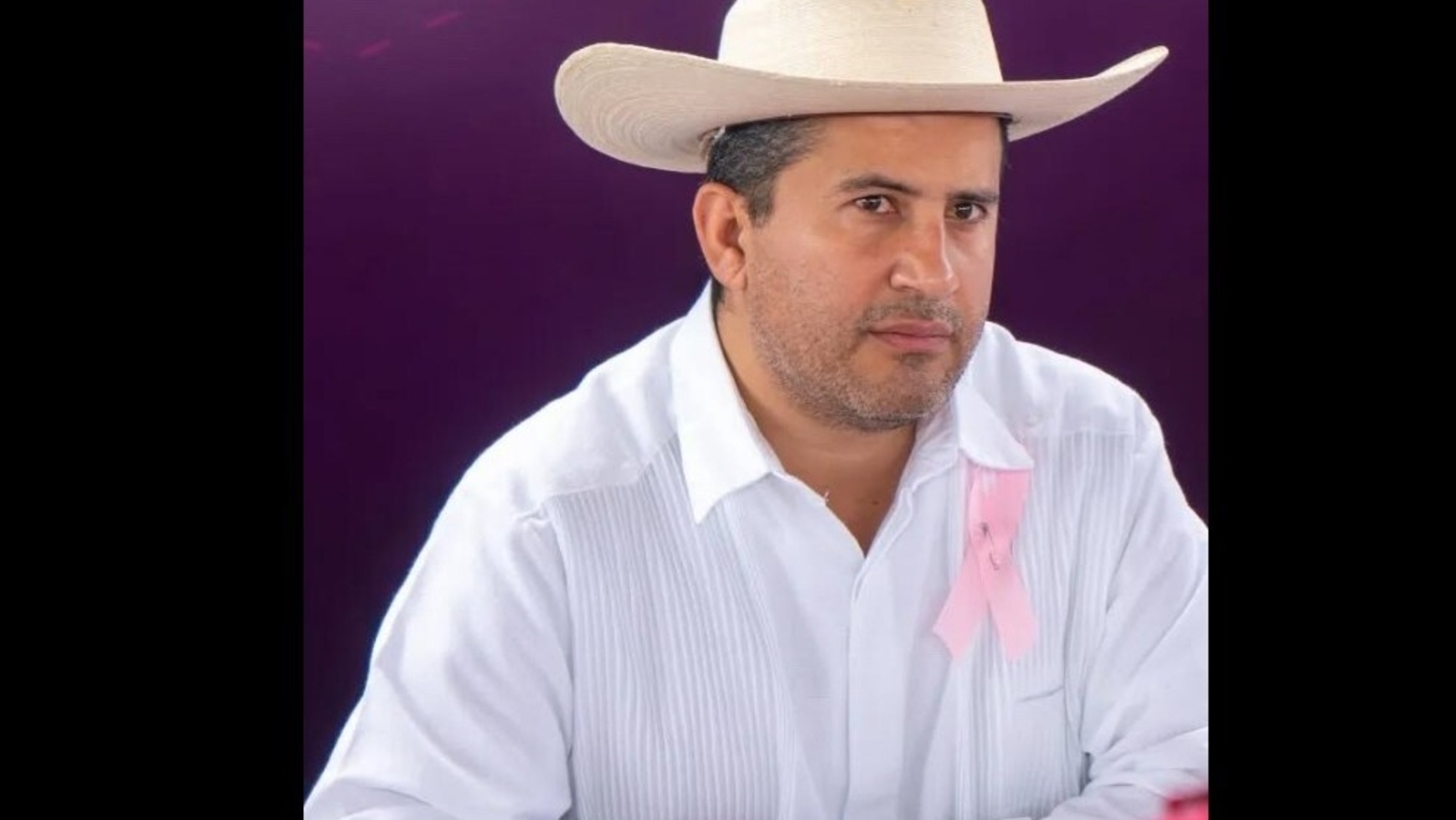 Mexican mayor Carlos Manzo who spoke against drug gangs assassinated. Who was he?