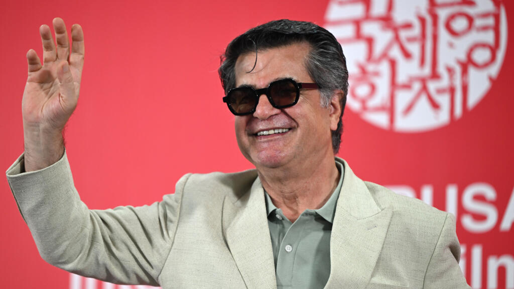 Iran sentences award winning director Jafar Panahi 'in abstentia' to year in prison