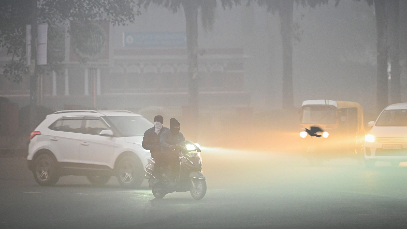 'Cut GST on air purifiers if you can't fight pollution': Delhi HC calls out inaction amid alarming AQI levels