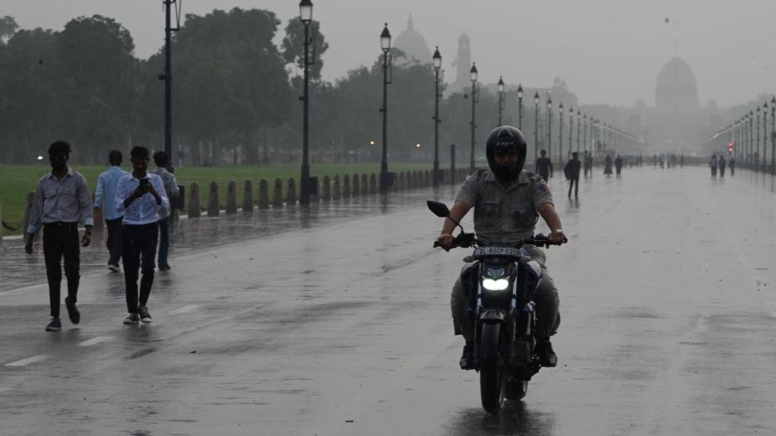 Delhi Weather: Rain lashes parts of Delhi-NCR, IMD issues yellow alert