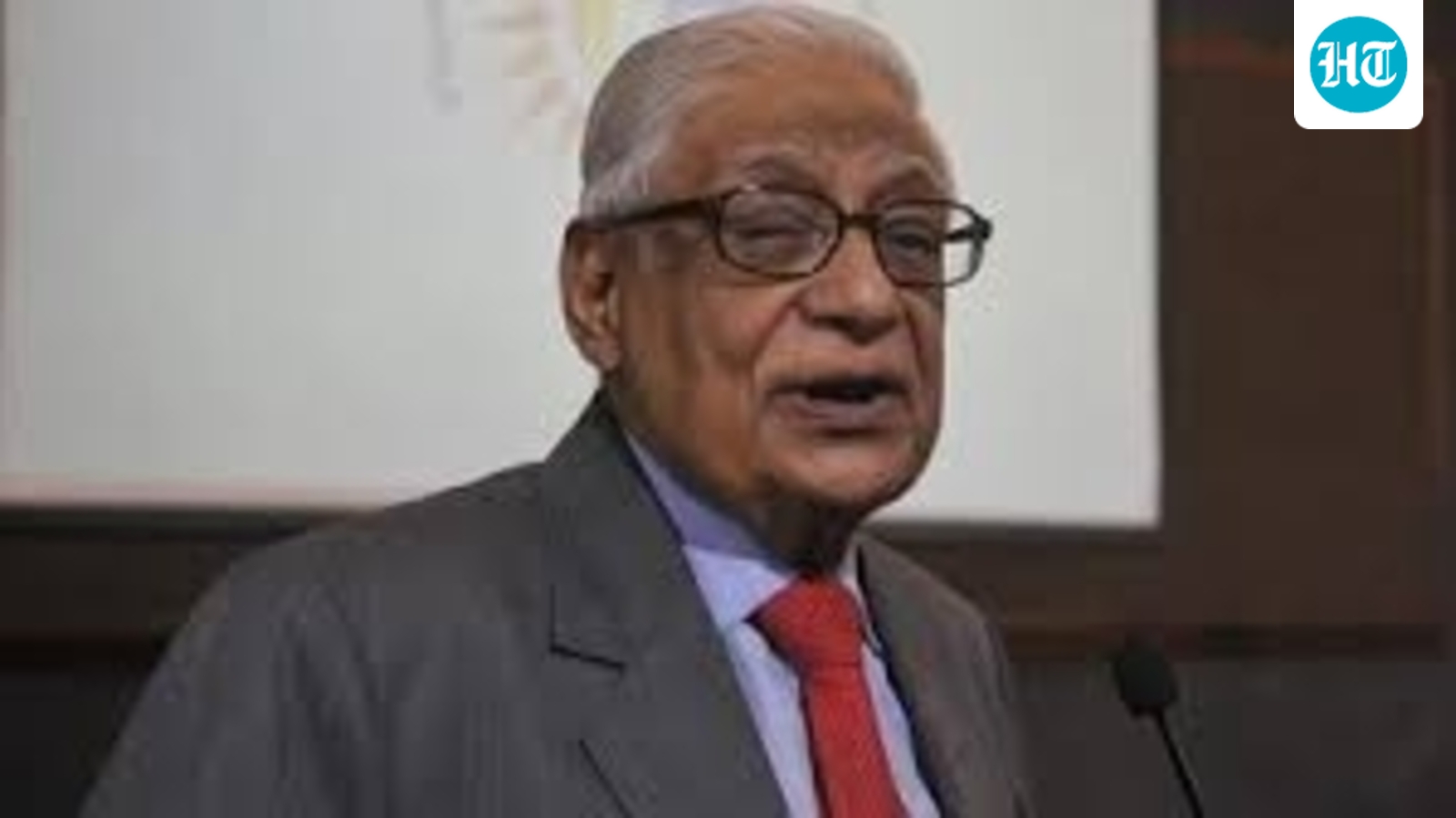 Veteran journalist, diplomat HK Dua passes away