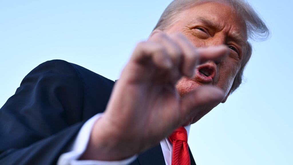 Trump calls all NATO countries to stop buying Russian oil and slap tariffs on China