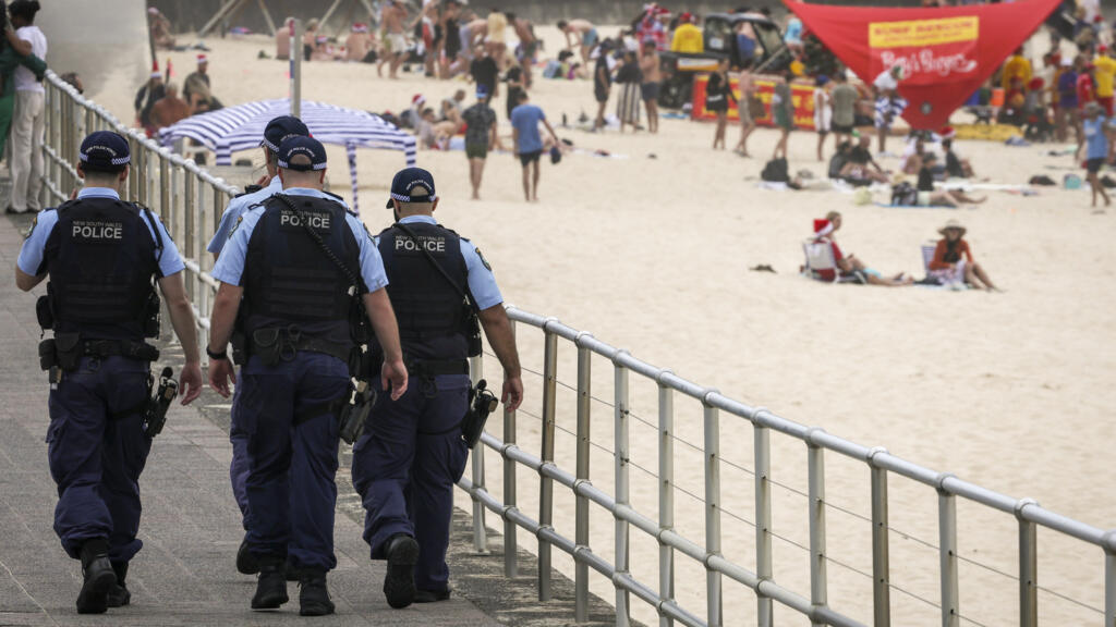 Australian police say Bondi Beach mass shooting suspects 'acted alone'