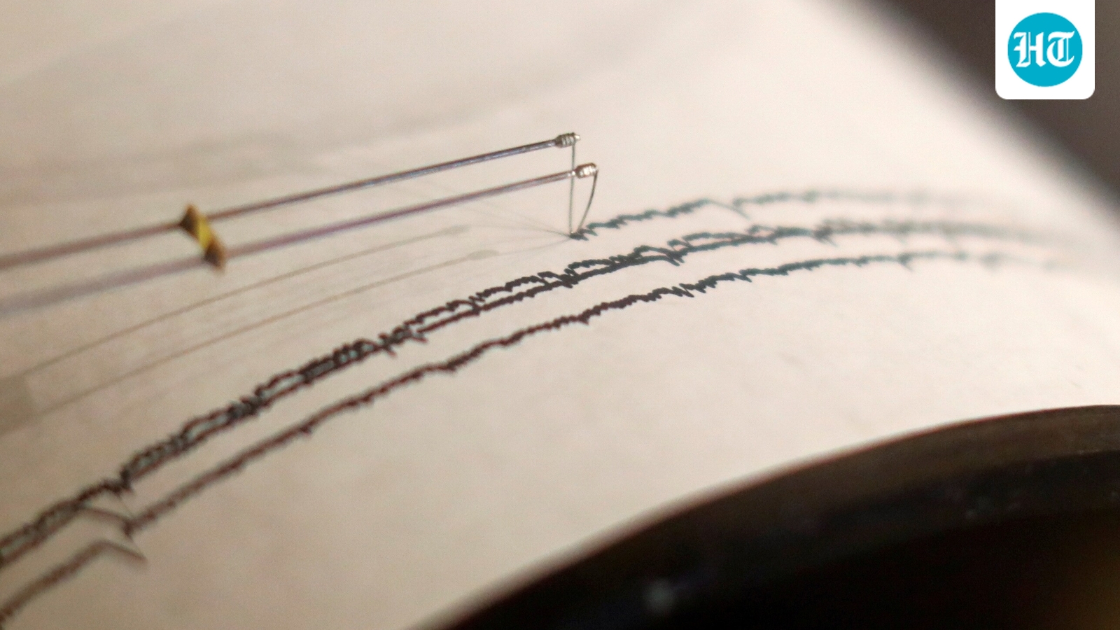 Earthquake jolts Delhi-NCR, residents share videos of fan swaying
