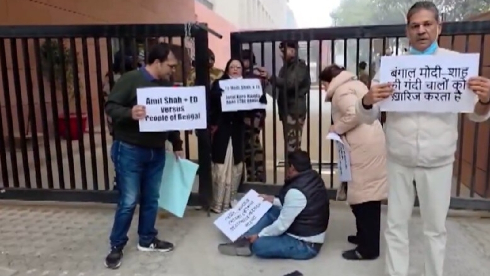 ED vs TMC drama now at Amit Shah's doorstep; Mahua Moitra, other MPs reach his office with placards