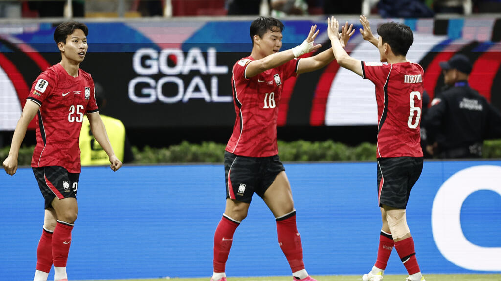 South Korea defeat Czechs to make strong World Cup start