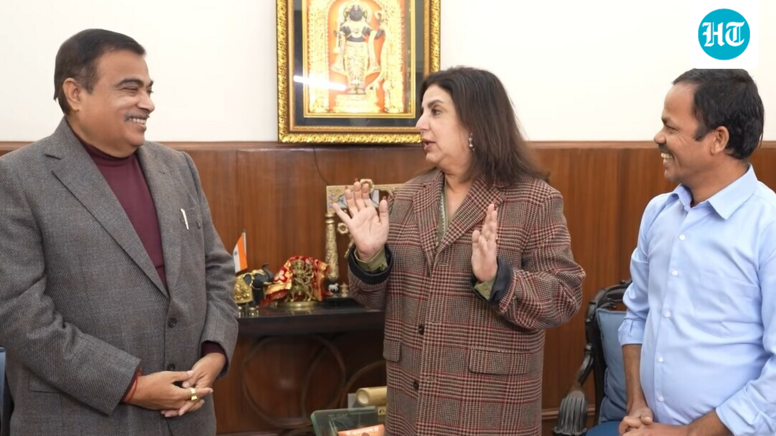 Farah Khan's reaction is priceless as her cook Dilip requests Nitin Gadkari to build roads in his village. Watch