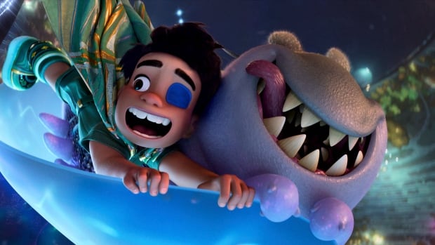 What's the 'bean mouth' problem some critics say caused Pixar's Elio to flop?