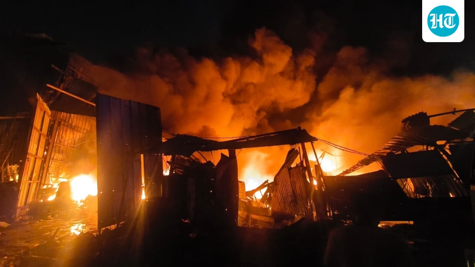 Three injured after cooking gas cylinder blast at Mumbai chawl