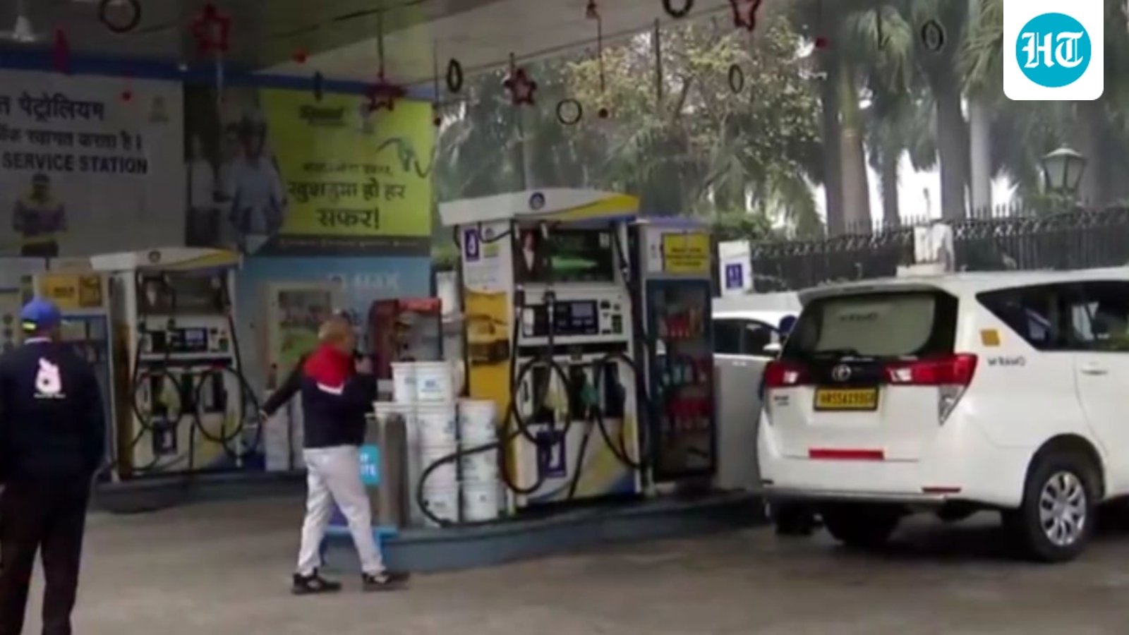 Delhi air pollution: No entry for old cars, no fuel without PUC certificate from today