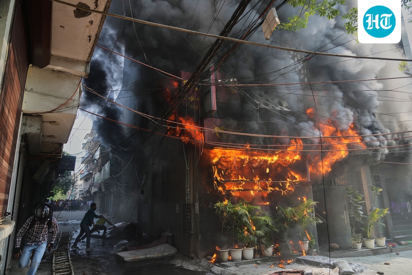 'Laid mattresses on road': How locals helped people escape fire in Delhi's Malviya Nagar eatery