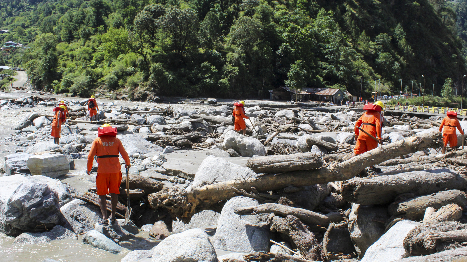 17 dead, Rs. 300 crore loss: Flash floods wreak havoc in Himachal Pradesh