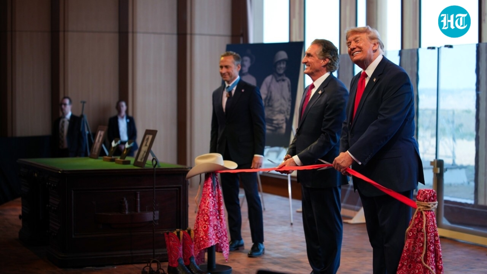 The Cabinet Secretary Who Doubles as Trump’s Personal Project Manager