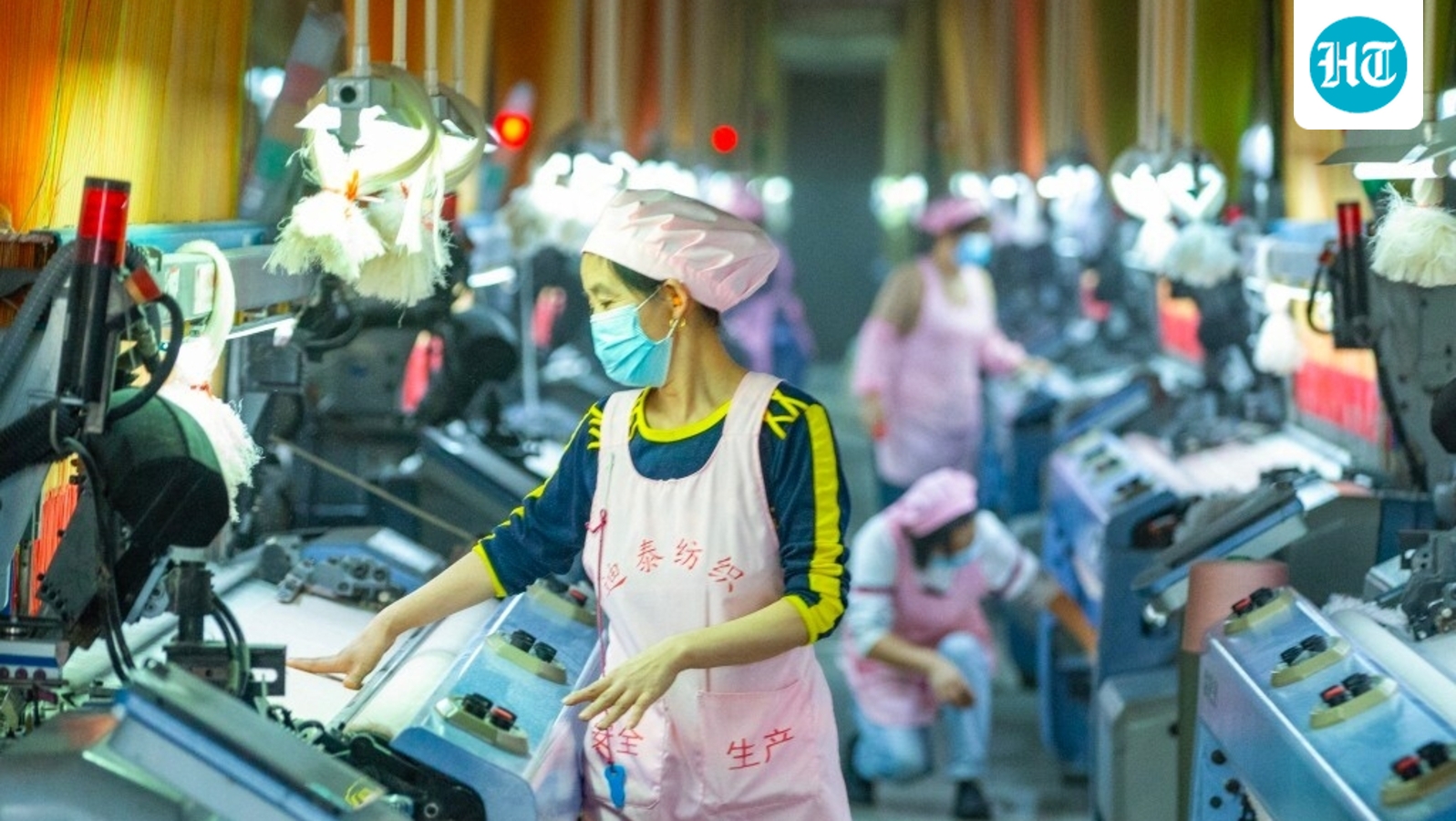 China’s Manufacturing Activity Expands, Buoyed by Exports