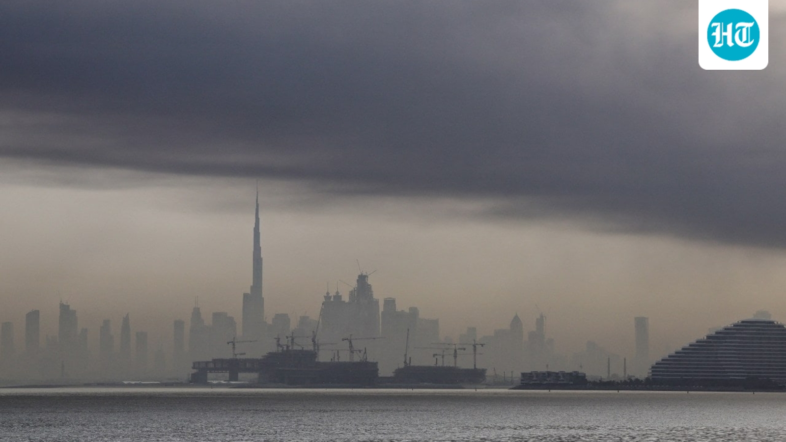 U.A.E. Asks U.S. for a Wartime Financial Lifeline