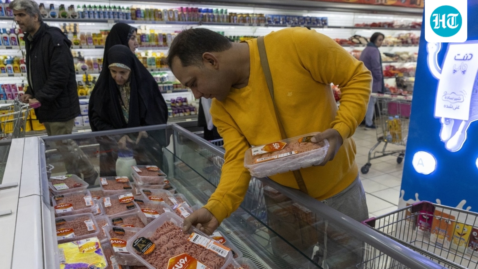 In Iran, Payment Plans for Groceries Signal a Deepening Economic Crisis