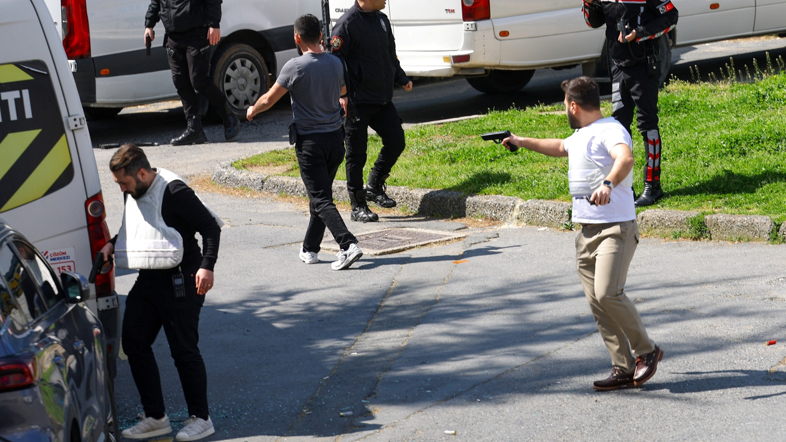 3 killed, 2 cops injured in gunfight outside Israel consulate in Istanbul: Reports