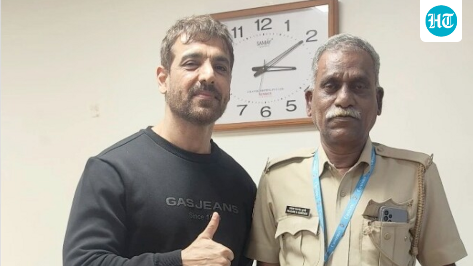 Fan kept John Abraham's autograph in his wallet since 2001, met him again after 25 years; internet calls it 'precious’