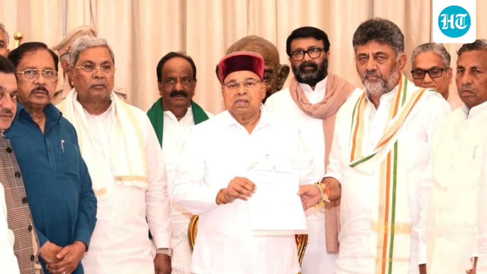 Karnataka CM news LIVE: Karnataka Guv invites Shivakumar to take oath as CM on June 3