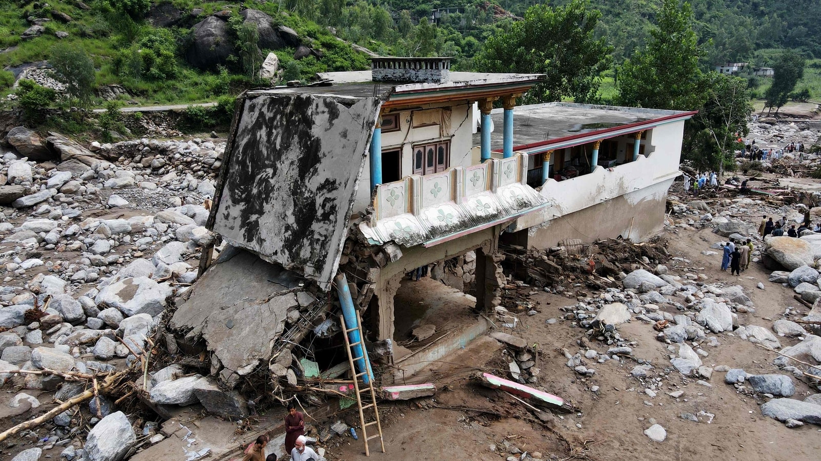 7 dead as heavy rain hits Pakistan's Khyber Pakhtunkhwa