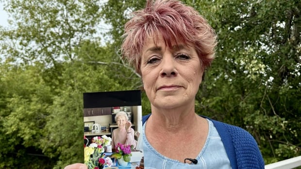 Alberta family calls for continuing care accountability after mother dies of septic shock