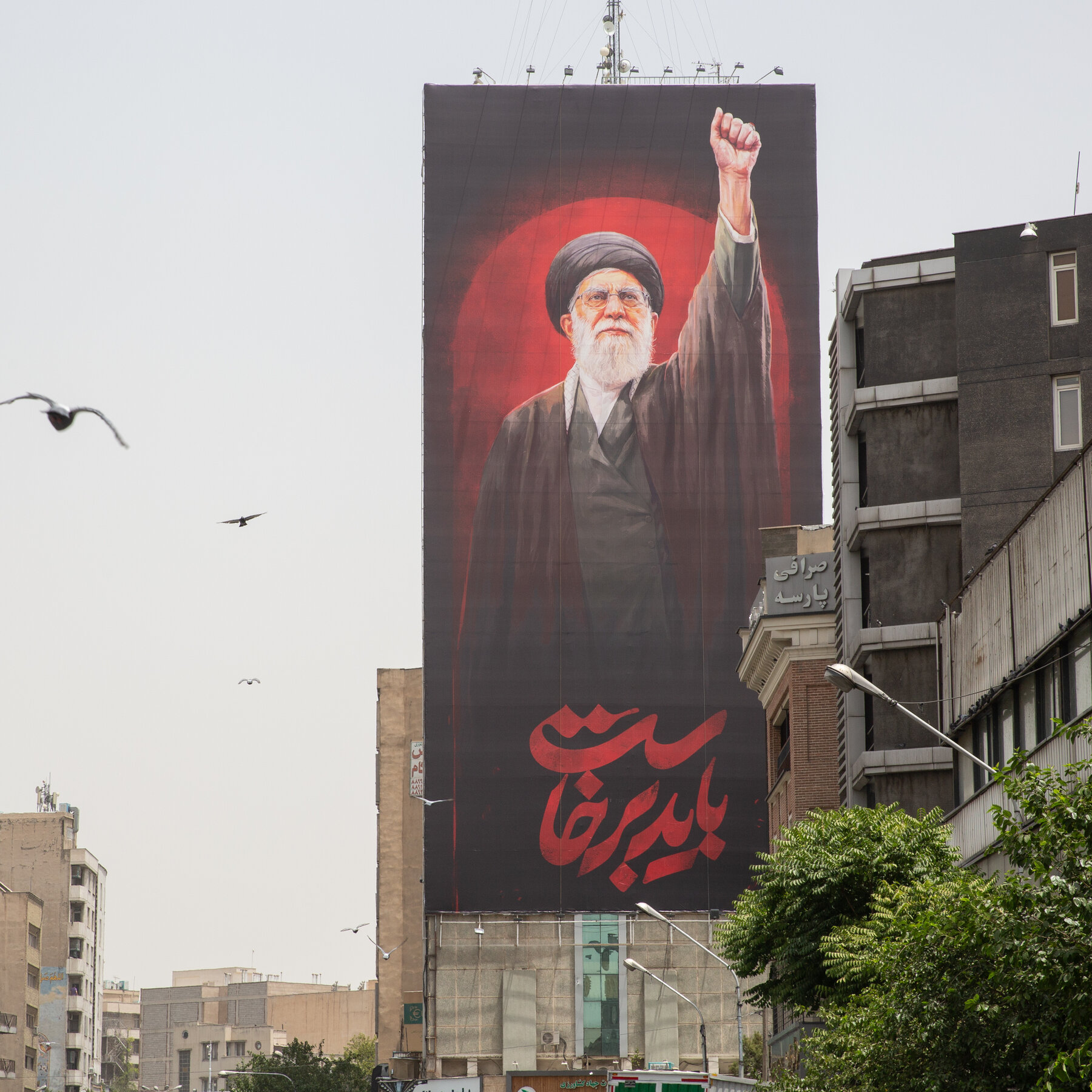 Mideast Live Updates: Iran Launches Attacks Across Gulf After Latest U.S. Strikes
