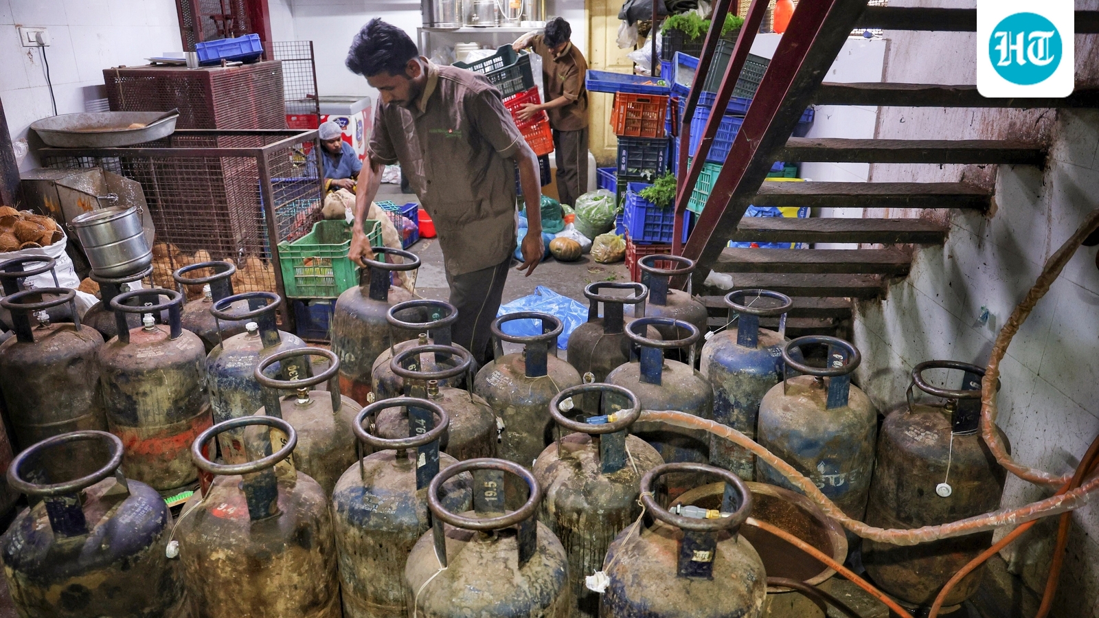 Eateries shut, Bengaluru dosas bear brunt: Fears of LPG crisis hits restaurants across India amid US-Iran war