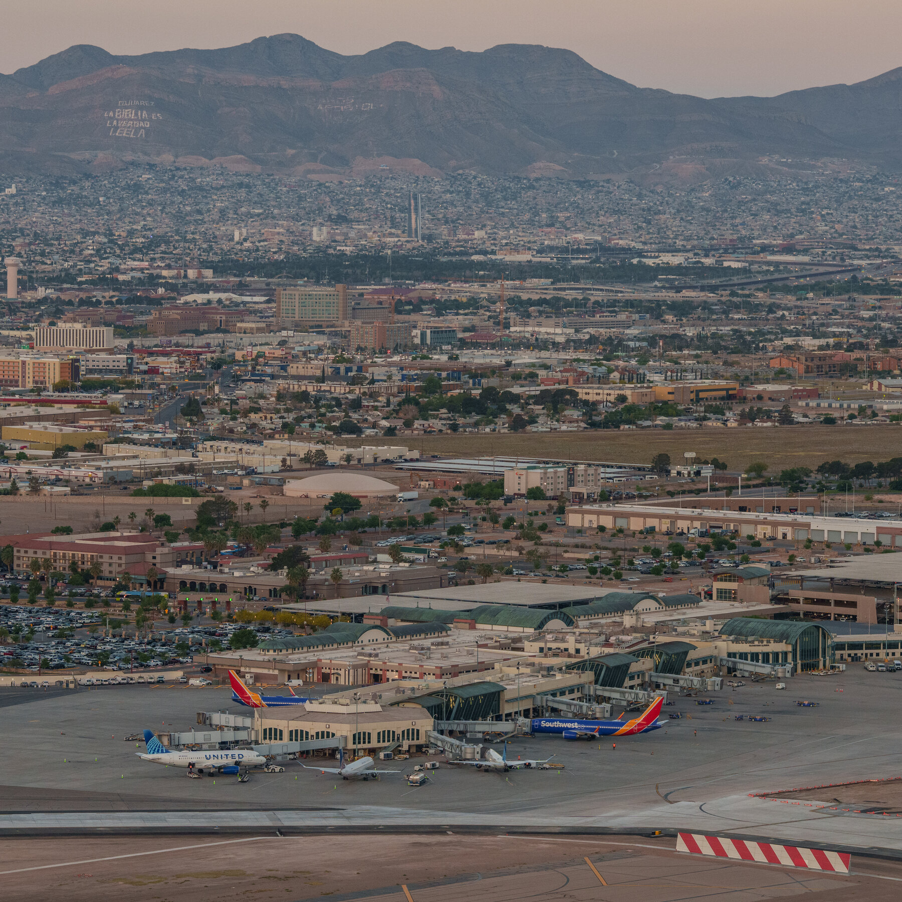 The Night the Government Closed the Skies Over El Paso