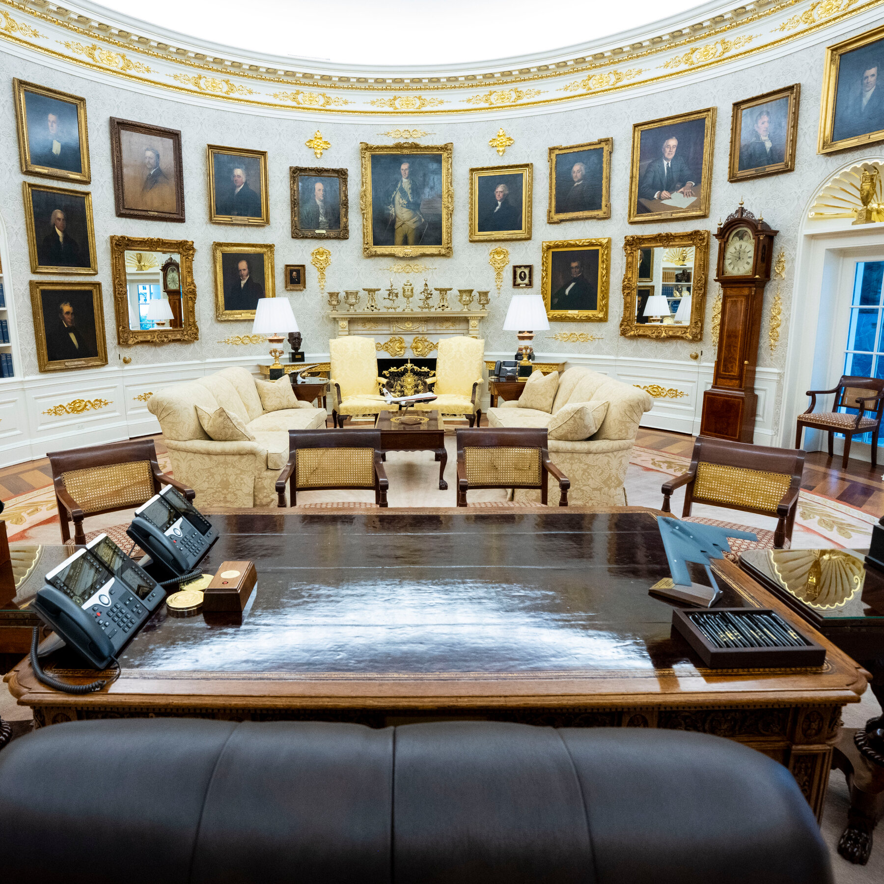 Inside the Oval Office