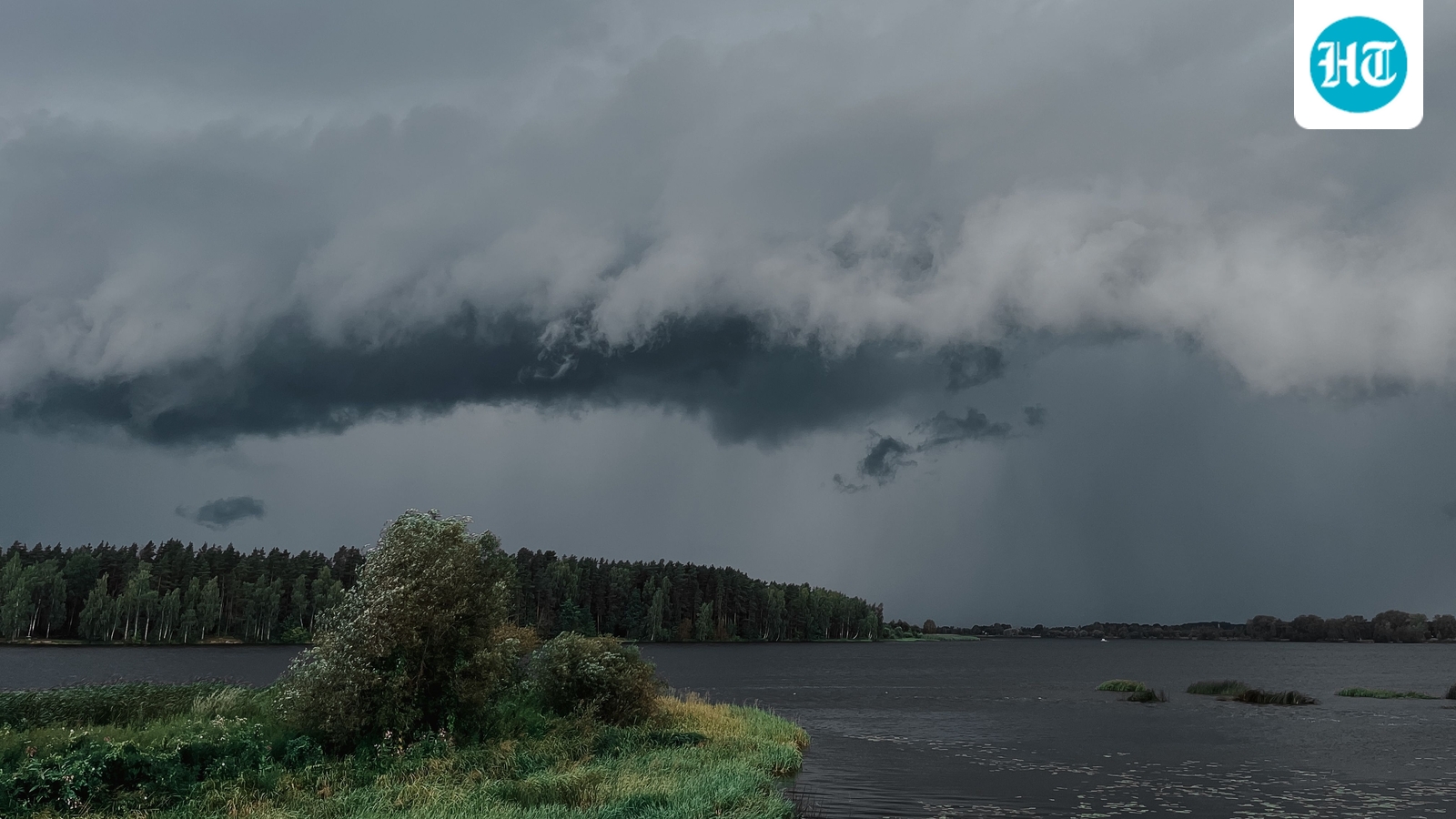 North Carolina alert: Hampton Roads faces thunderstorms as humid conditions spark heavy rain, damaging winds risk