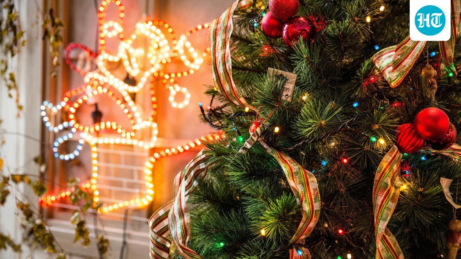 Burger King, Applebee's and more: Check which restaurants are open on Christmas Eve and Christmas Day 2025