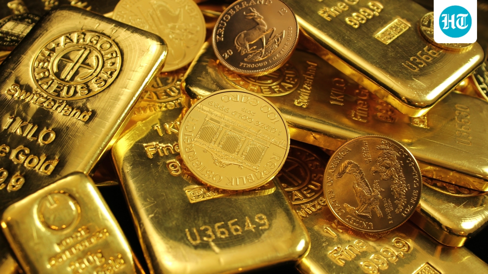 Gold prices today drop near two-week low as strong dollar; Fed rate hike bets pressure market