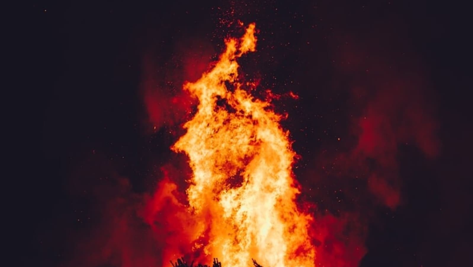 Ogden fire: Blaze at rail yard off I-15 sparks thick, black smoke- Latest here