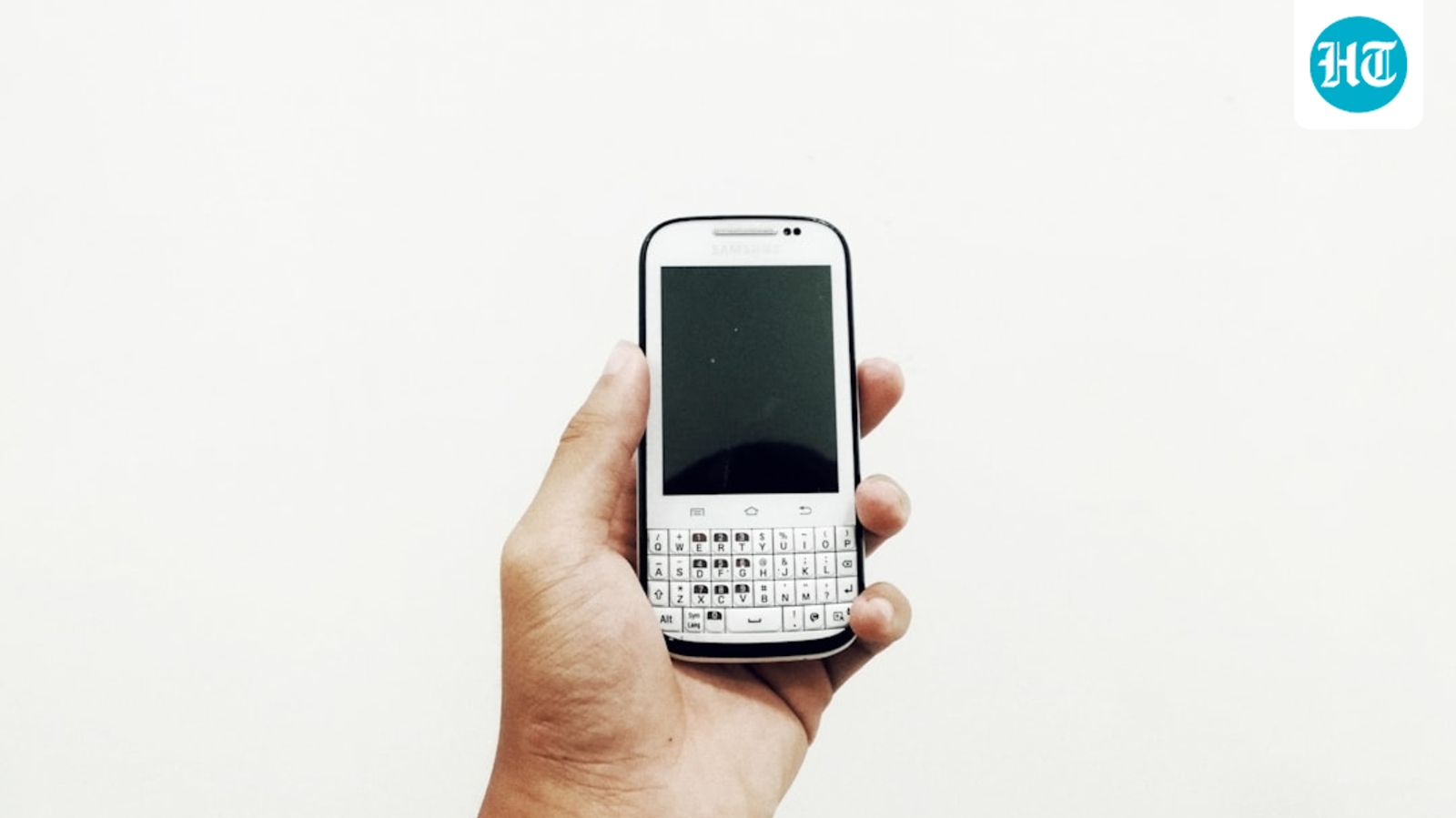 'This is the end': Australian teens mourn loss of social media as ban begins